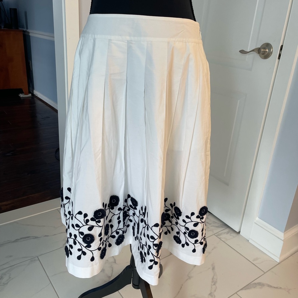 Talbots White and Navy Midi A-Line Skirt with Embroidery